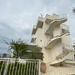Suzi\'S Apartment